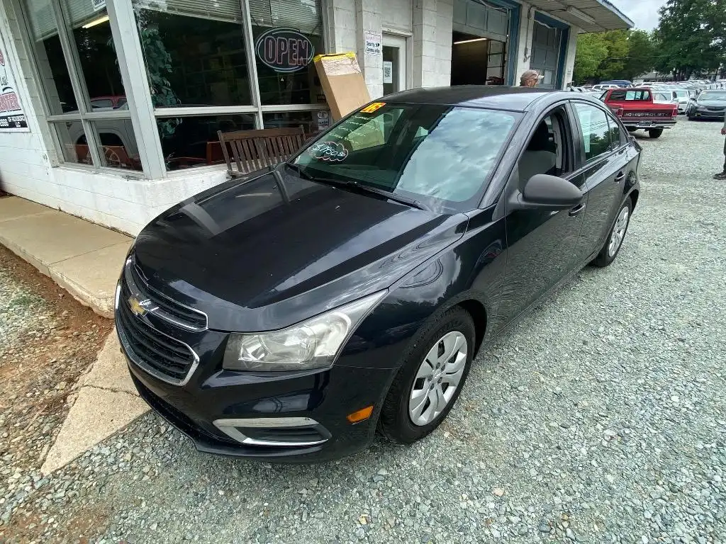 2015 Chevrolet Cruze LS Auto's photo