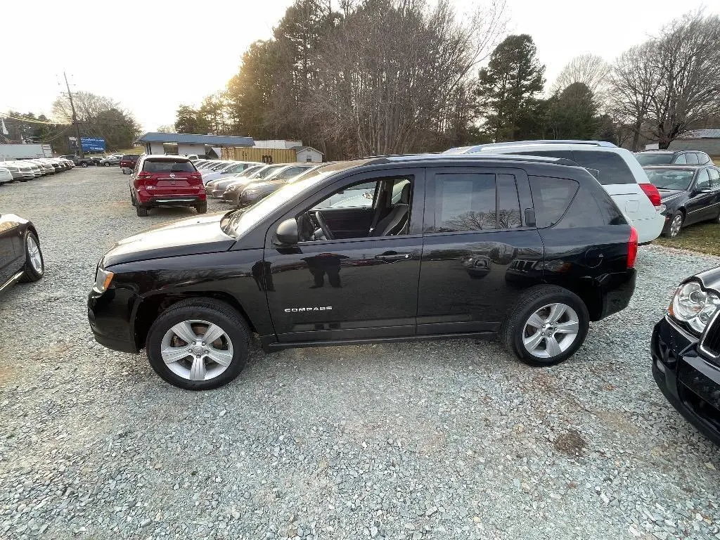 2013 Jeep Compass Sport 4WD photo 3