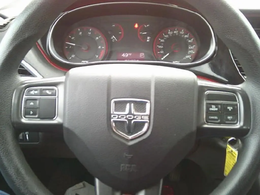 2016 Dodge Dart 2.4 SXT photo 5