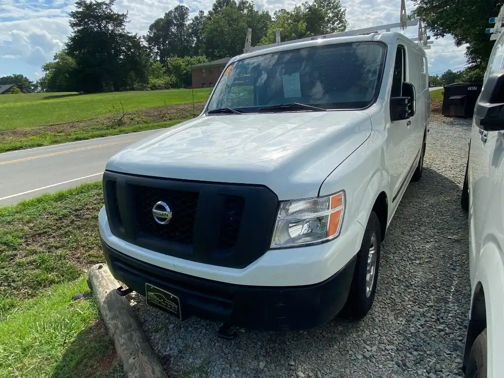 2016 Nissan NV 2500 Standard Roof SV V8's photo