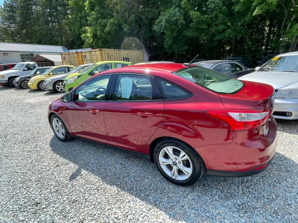 2014 Ford Focus Sedan SE photo 3