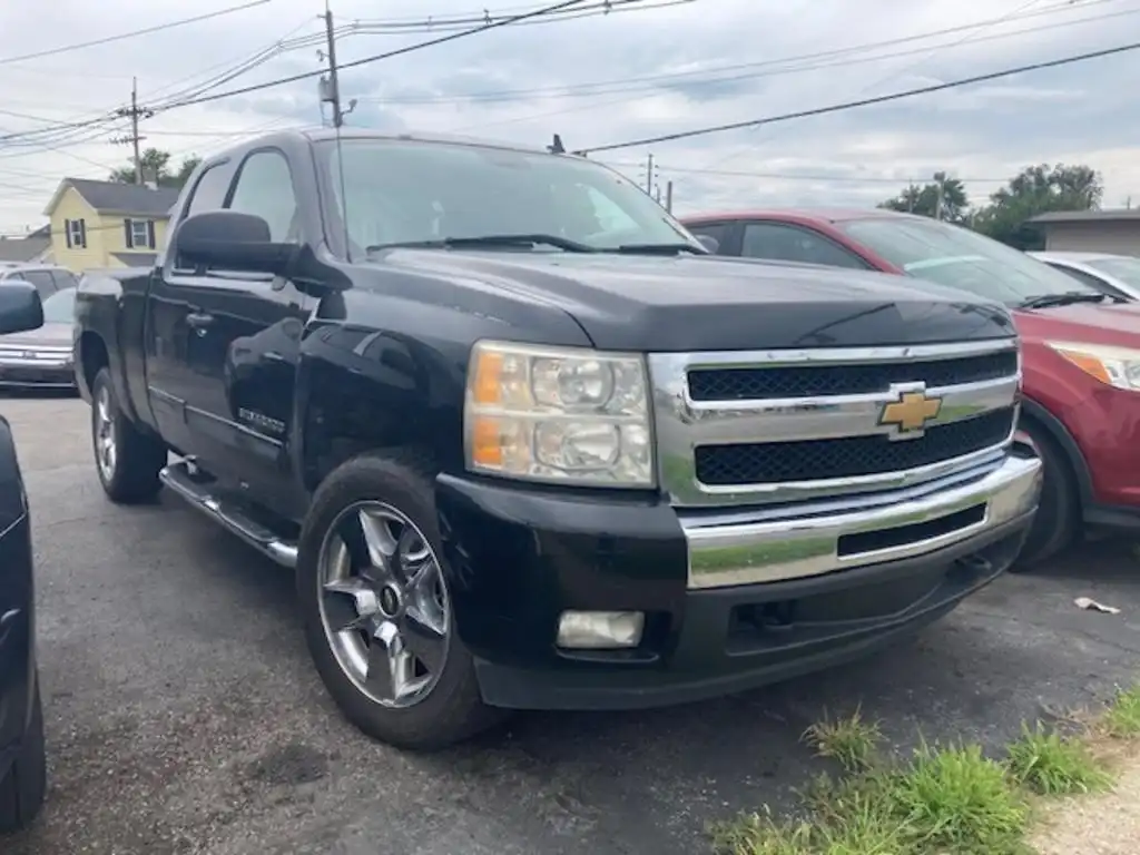 2010 Chevrolet Silverado 1500 LT 4X4 Extended Cab MWB's photo