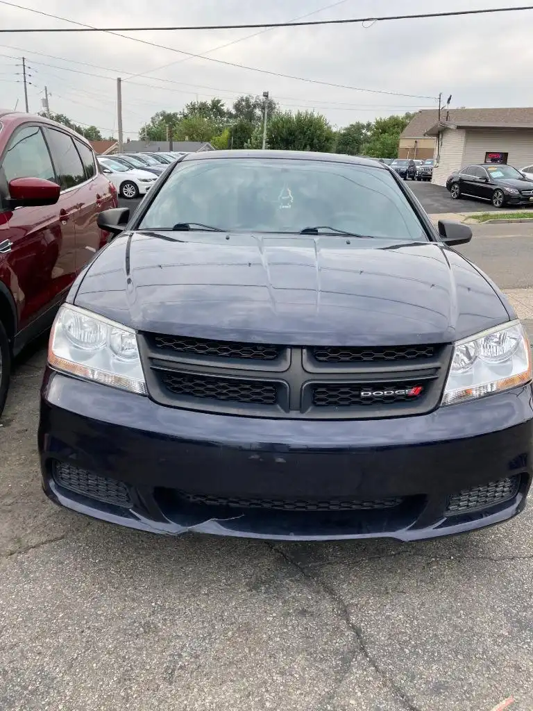 2012 Dodge Avenger SE's photo
