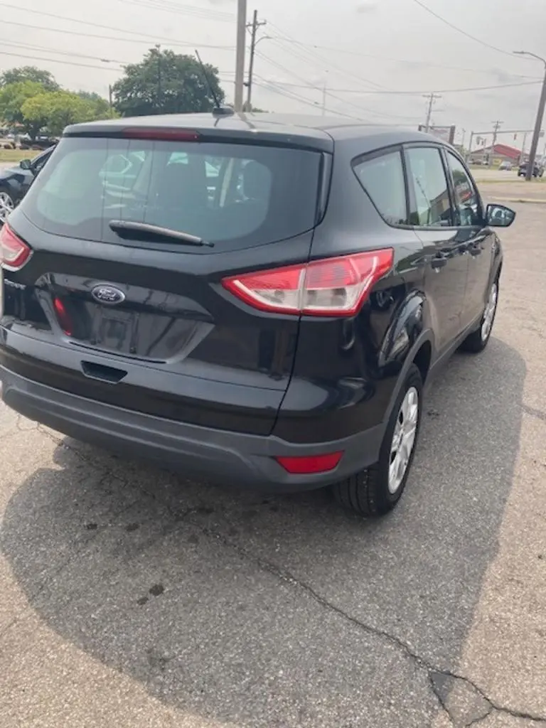 2013 Ford Escape S photo 5