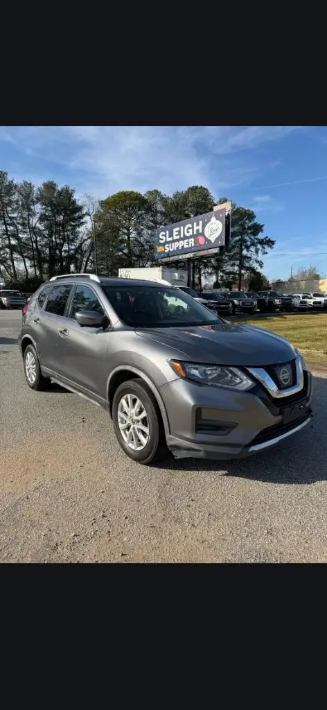 2017 Nissan Rogue SV AWD photo 1