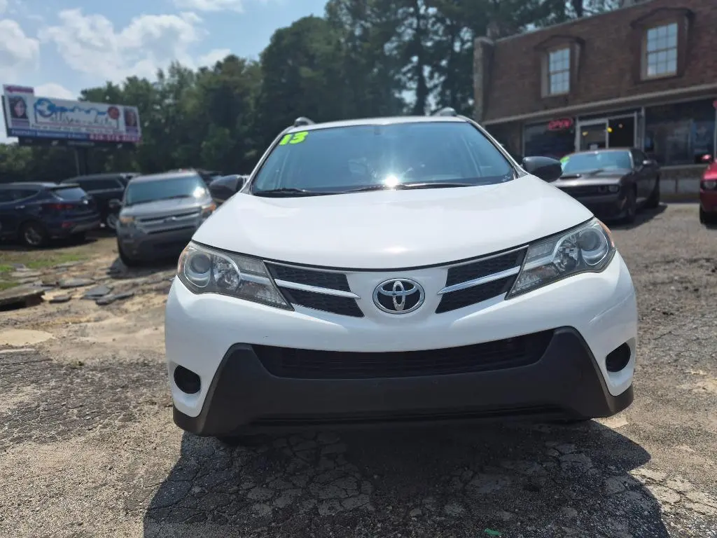 2013 Toyota RAV4 LE photo 4