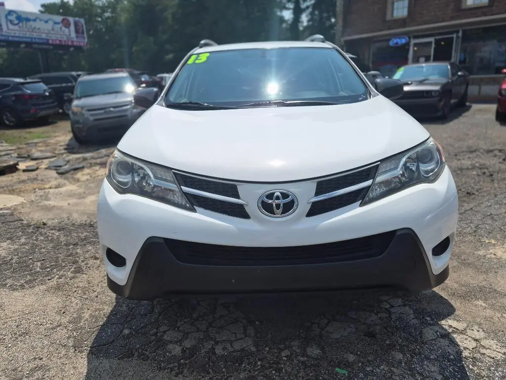 2013 Toyota RAV4 LE photo 3