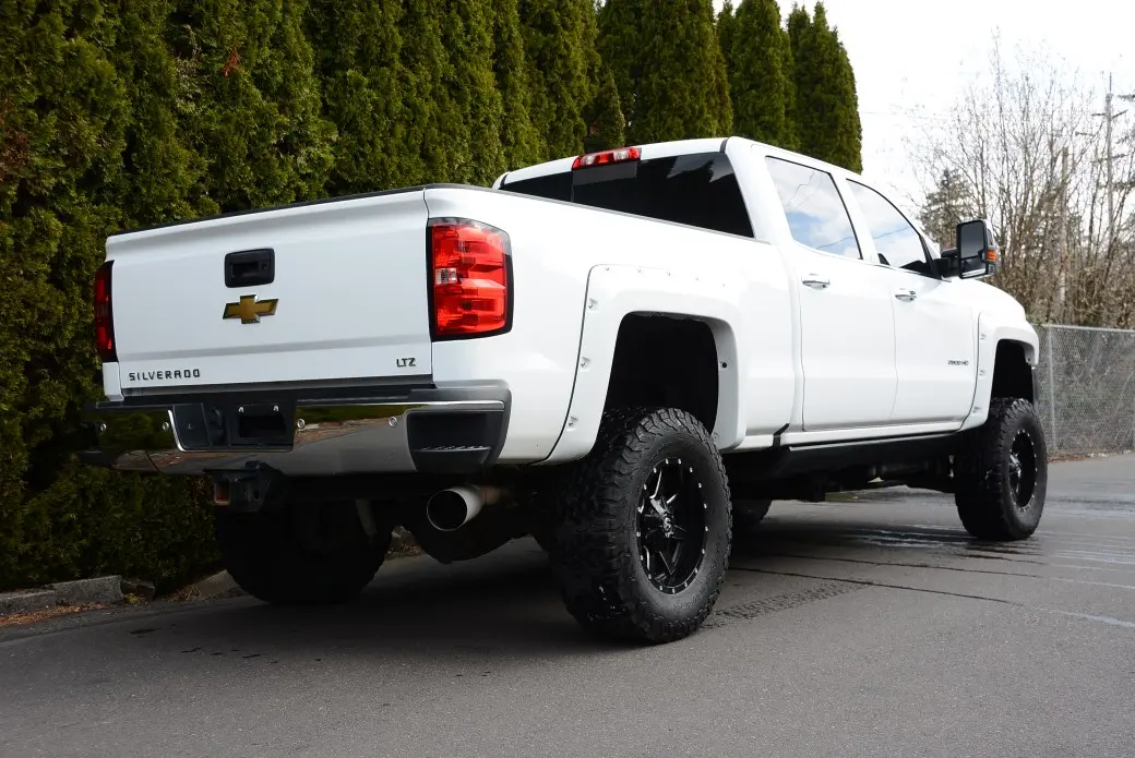 2015 Chevrolet Silverado HD LTZ 4WD Crew Cab Standard Box photo 3