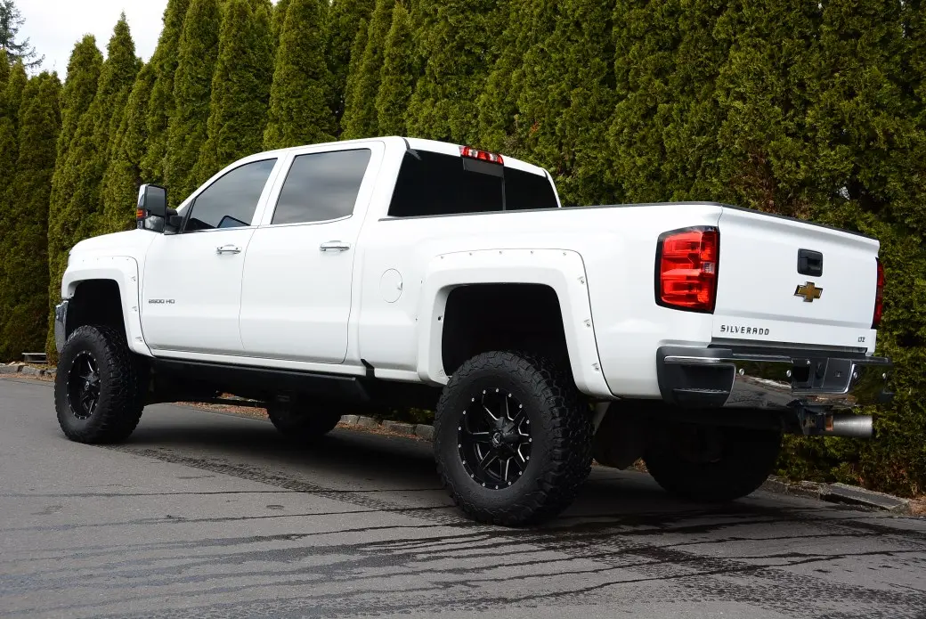 2015 Chevrolet Silverado HD LTZ 4WD Crew Cab Standard Box photo 5