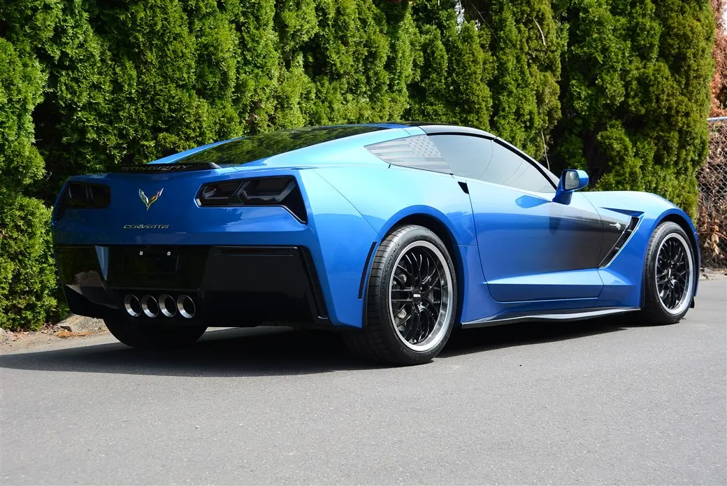 2016 Chevrolet Corvette Stingray Coupe 2LT photo 3