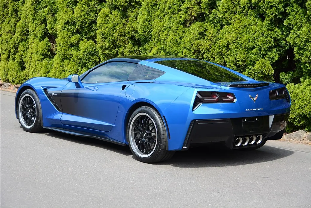 2016 Chevrolet Corvette Stingray Coupe 2LT photo 5