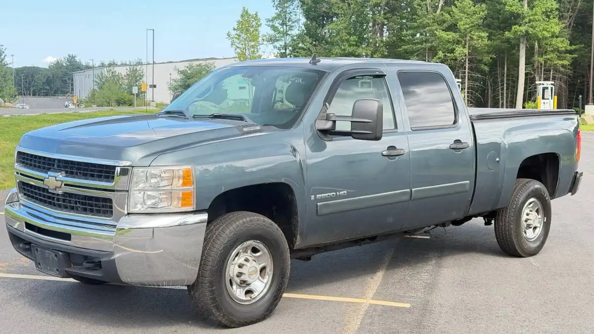 2007 Chevrolet Silverado HD 1LT 4WD Crew Cab SWB's photo