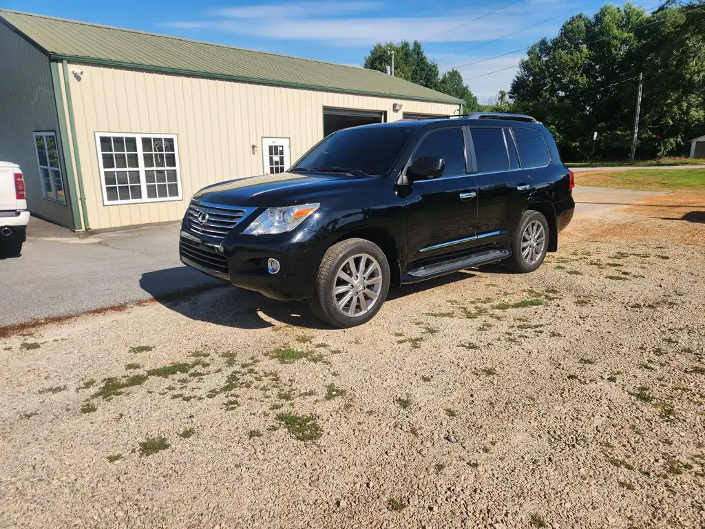2011 Lexus LX 600 570's photo