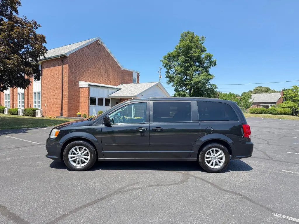 2013 Dodge Grand Caravan SXT photo 3