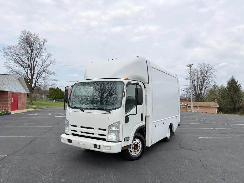 2011 Isuzu NPR's photo