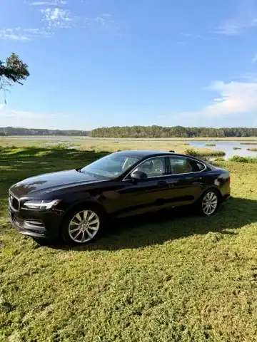 2017 Volvo S90 T6 Momentum AWD's photo