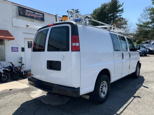 2016 Chevrolet Express 2500 Work Van HD photo 3