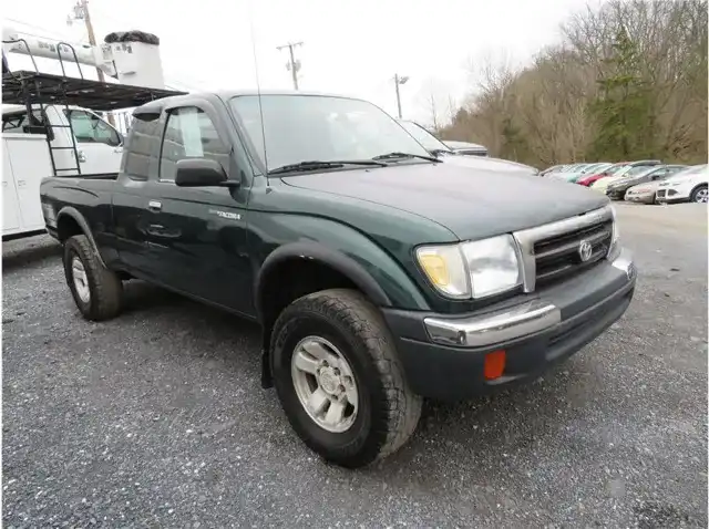 1999 Toyota Tacoma 4WD XtraCab V6 4AT's photo
