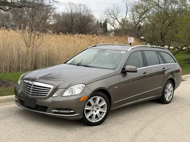 2012 Mercedes-Benz E-Class E350 Luxury 4MATIC's photo