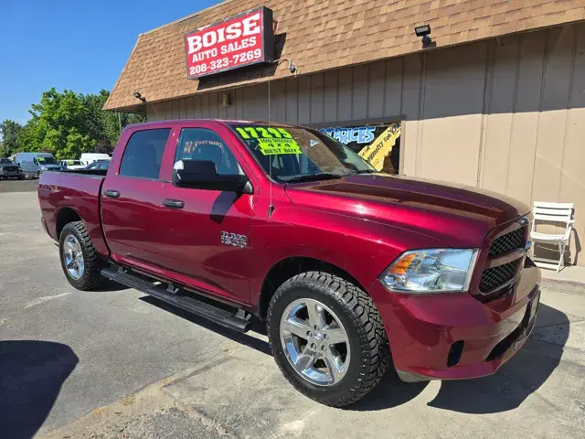 2018 RAM 1500 Express 4x4 Crew Cab 5'7 photo 5