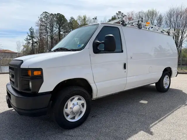 2013 Ford E-Series E-150 Van photo 1