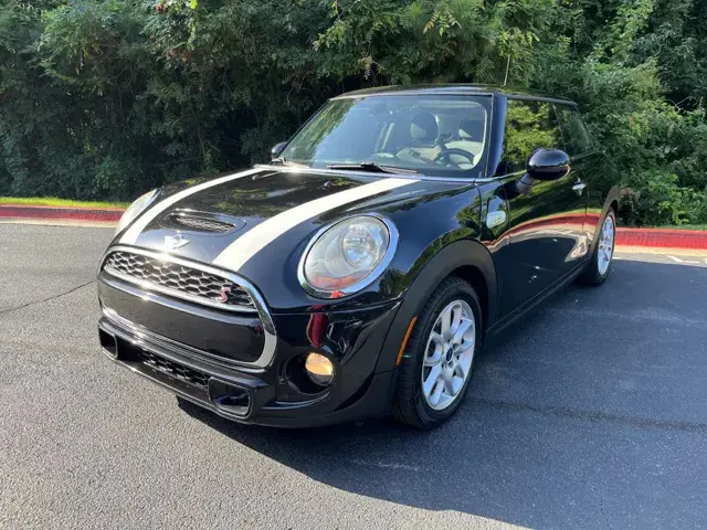 2017 MINI Cooper S photo 3