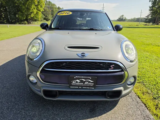 2016 MINI Cooper S photo 3
