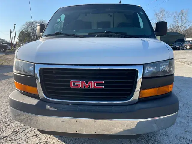 2015 GMC Savana Cargo Van 2500 photo 3