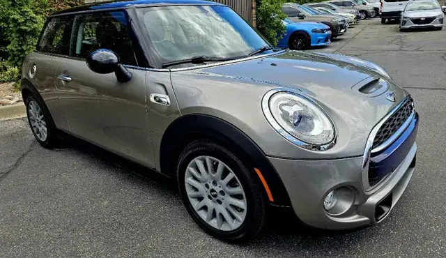2017 MINI Cooper S photo 3