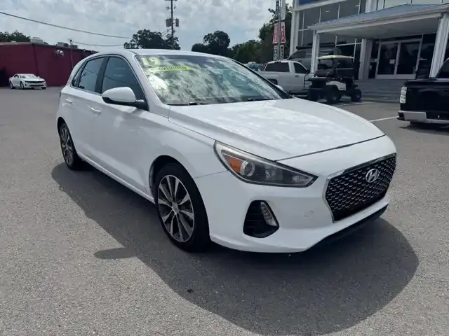 2019 Hyundai Elantra GT GT Auto's photo