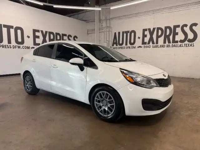 2015 Kia Rio LX AT's photo