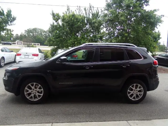 2015 Jeep Cherokee Latitude 4X4 photo 3