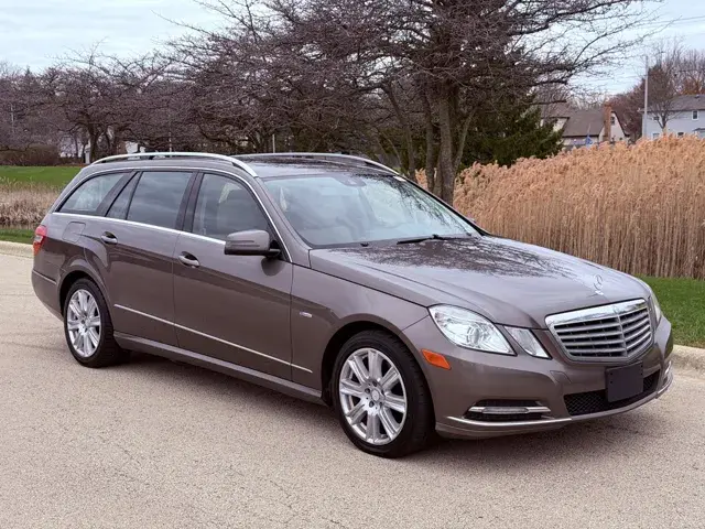 2012 Mercedes-Benz E-Class E350 Luxury 4MATIC photo 3