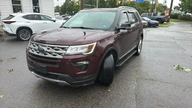 2018 Ford Explorer XLT 4WD photo 1