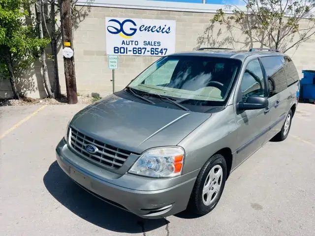 2004 Ford Freestar SE photo 1