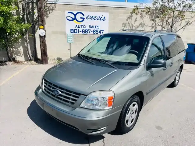 2004 Ford Freestar SE's photo