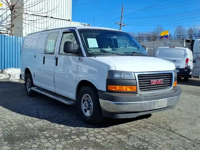 2017 GMC Savana 2500's photo