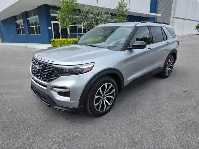 2022 Ford Explorer ST-Line RWD's photo