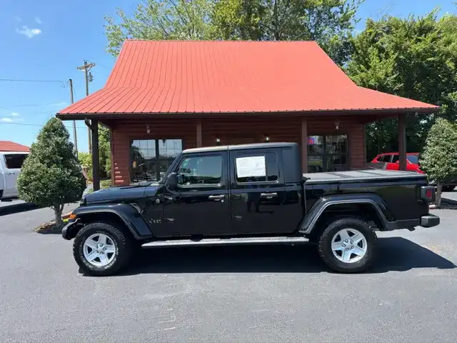 2022 Jeep Gladiator Sport S's photo