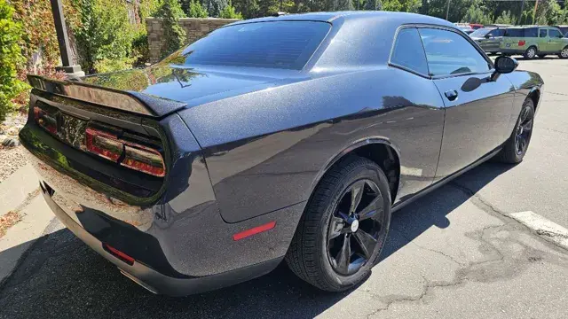 2019 Dodge Challenger SXT Auto photo 5