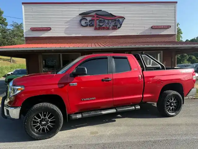 2015 Toyota Tundra 5.7 Auto 4WD SR5 Double Cab's photo