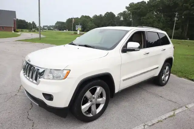 2011 Jeep Grand Cherokee Limited's photo