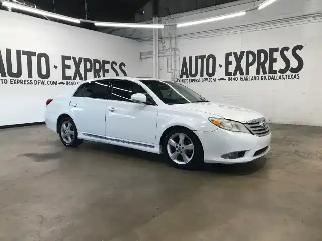 2011 Toyota Avalon Avalon's photo
