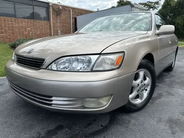 1997 Lexus ES 350 300's photo