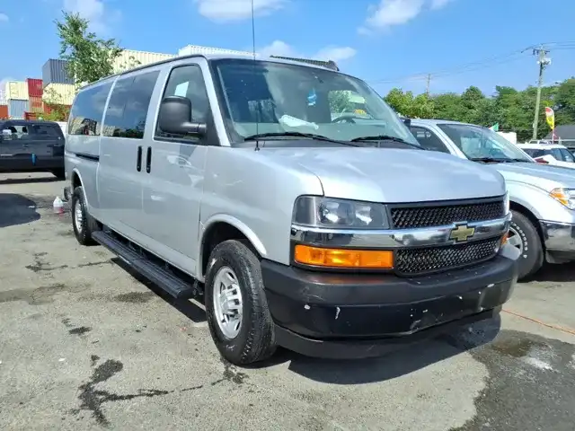 2018 Chevrolet Express 3500 LS Extended's photo