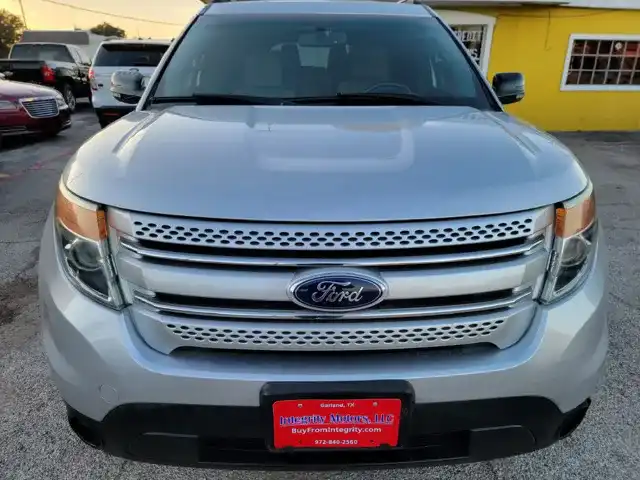 2011 Ford Explorer XLT's photo