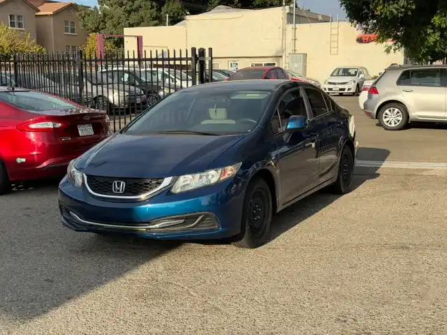 2013 Honda Civic LX Auto's photo