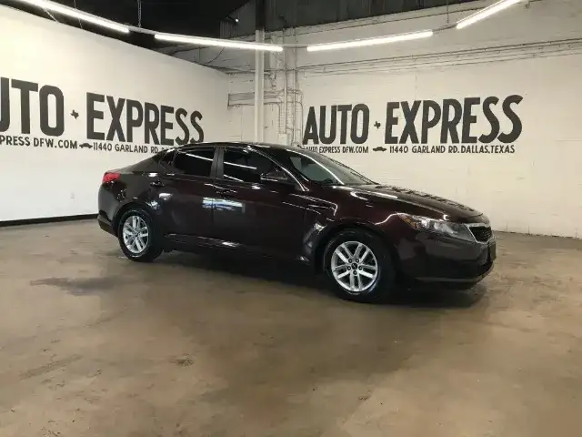 2011 Kia Optima LX Auto's photo