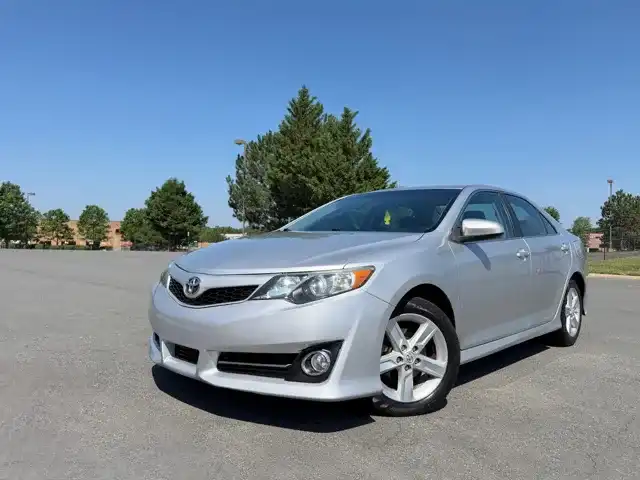 2014 Toyota Camry 2.5 Auto XLE's photo