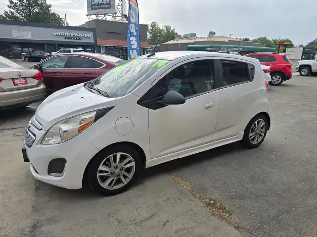 2014 Chevrolet Spark 2LT EV 1SB photo 5